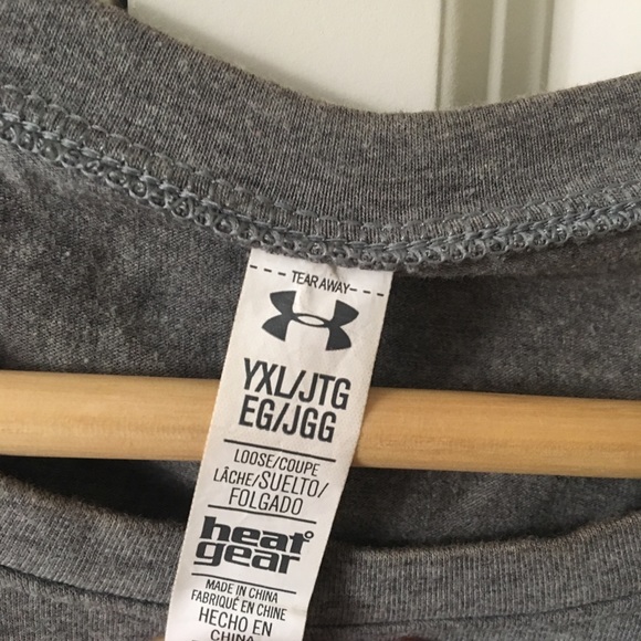 Under Armour Top - Picture 2 of 2